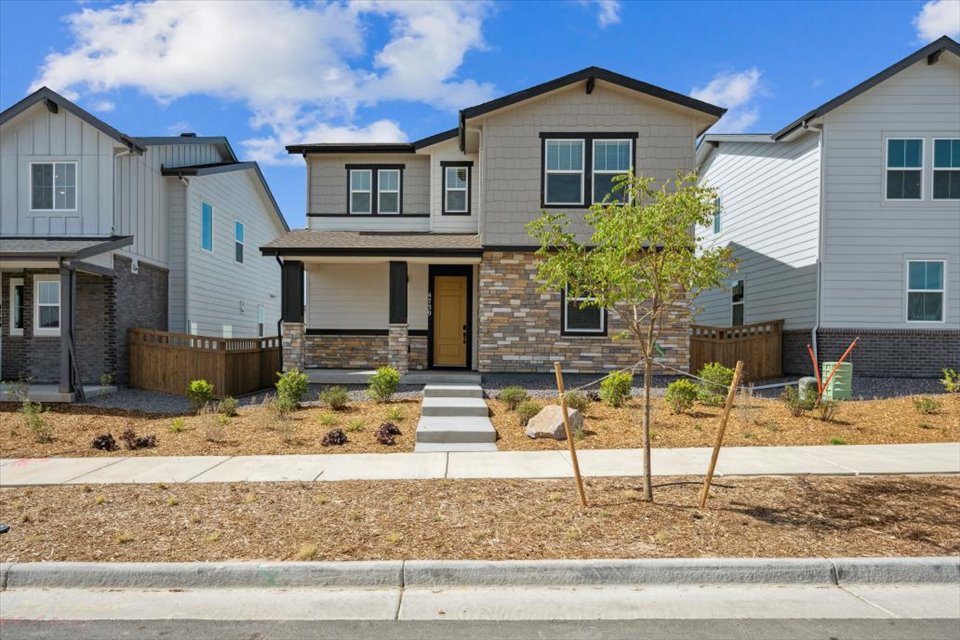 1302 4739 N. Valdai Court